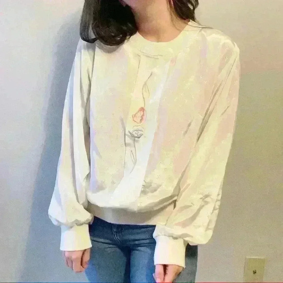 Vintage blouse with floral embroidery - Picture 1 of 8